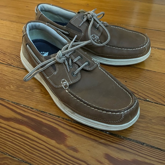 Docker’s Leather Boat Shoes - Picture 1 of 6